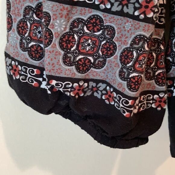 Wild Blue Sadie Robertson Peasant Top - Picture 3 of 4